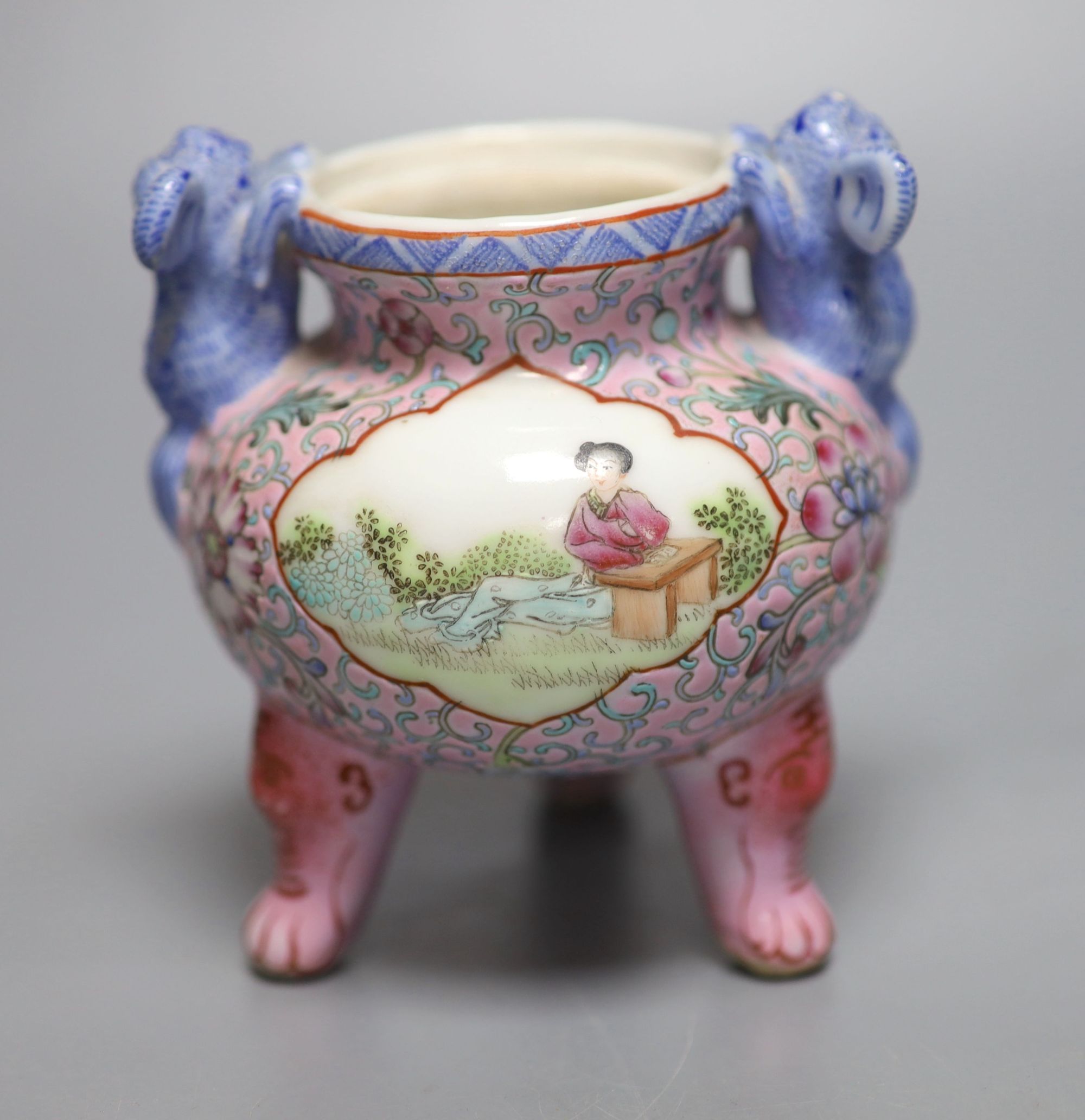 Four Chinese ceramic items, including a vase, censer and two bowls, Qing period and later., tallest 25cm